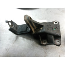 111Z005 Left Motor Mount Bracket For 13-15 Nissan Xterra  4.0
